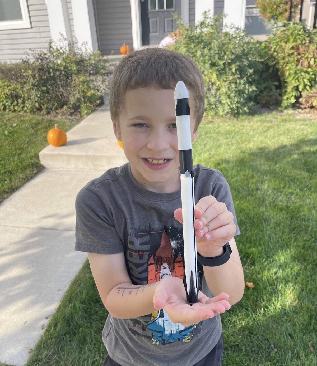 Falcon 9 Dragon Rocket Model